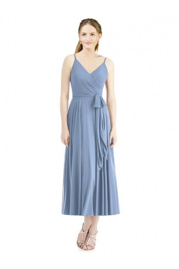 Outlet Bleu poussiéreux Trapèze Bretelles spaghetti Mousseline Courte Robes demoiselle d'honneur